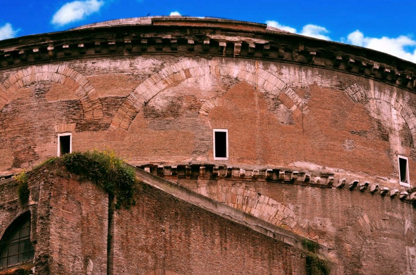 Pantheon, Archi di scarico , 112-124 d.C.