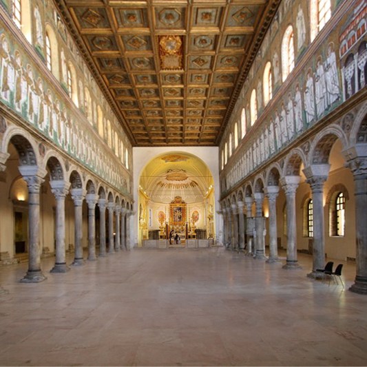 Basilica di Sant'Apollinare Nuovo, Interno, 505 d.C.