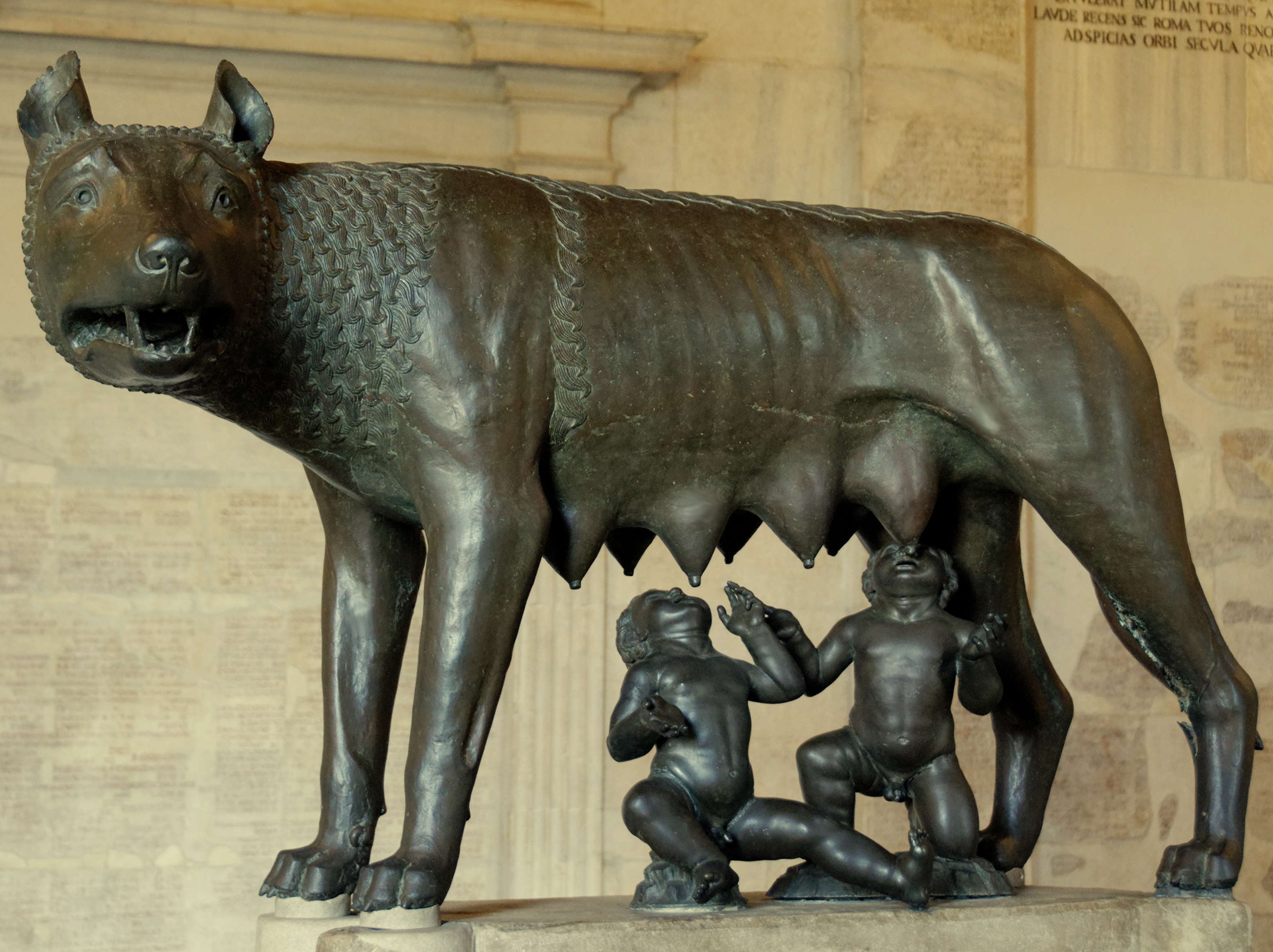 Lupa Capitolina, V-III sec a.C. (forse copia bronzea dell'originale etrusco)