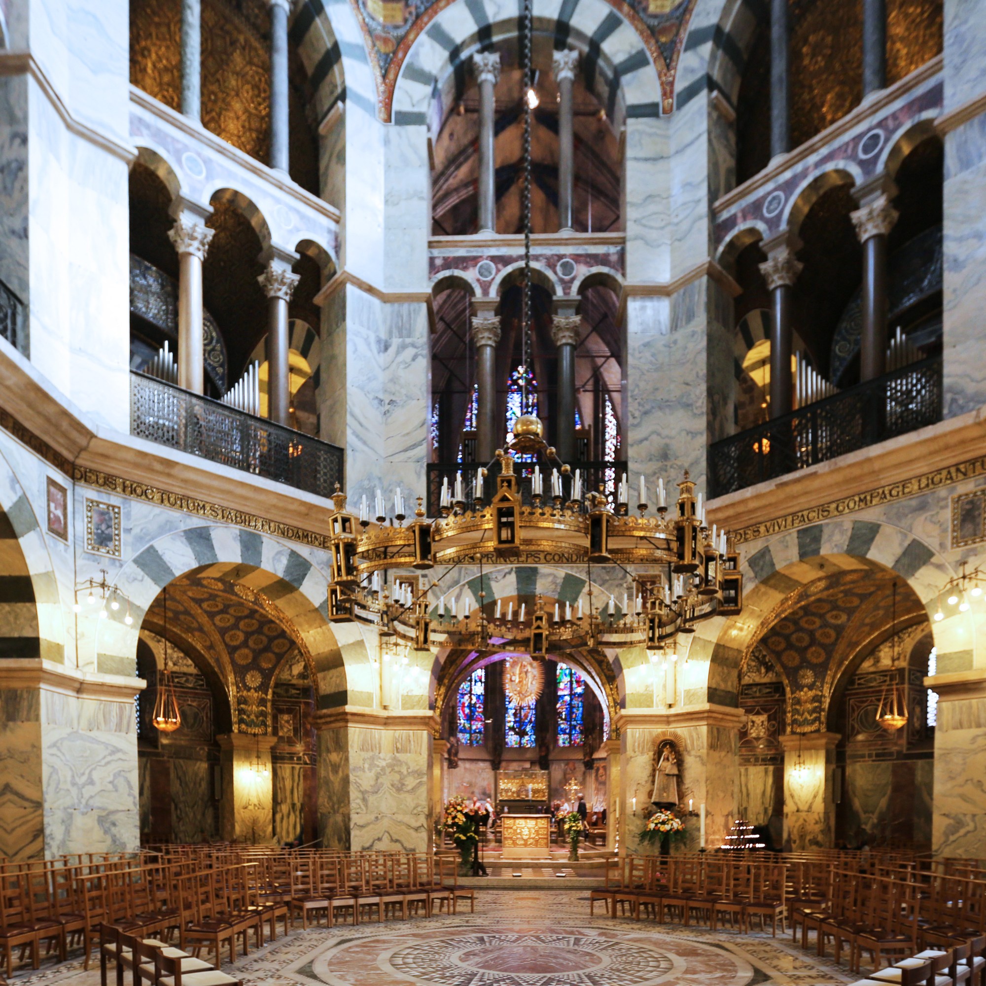 Oddone da Metz, Cappella Palatina di Aquisgrana, 786-804